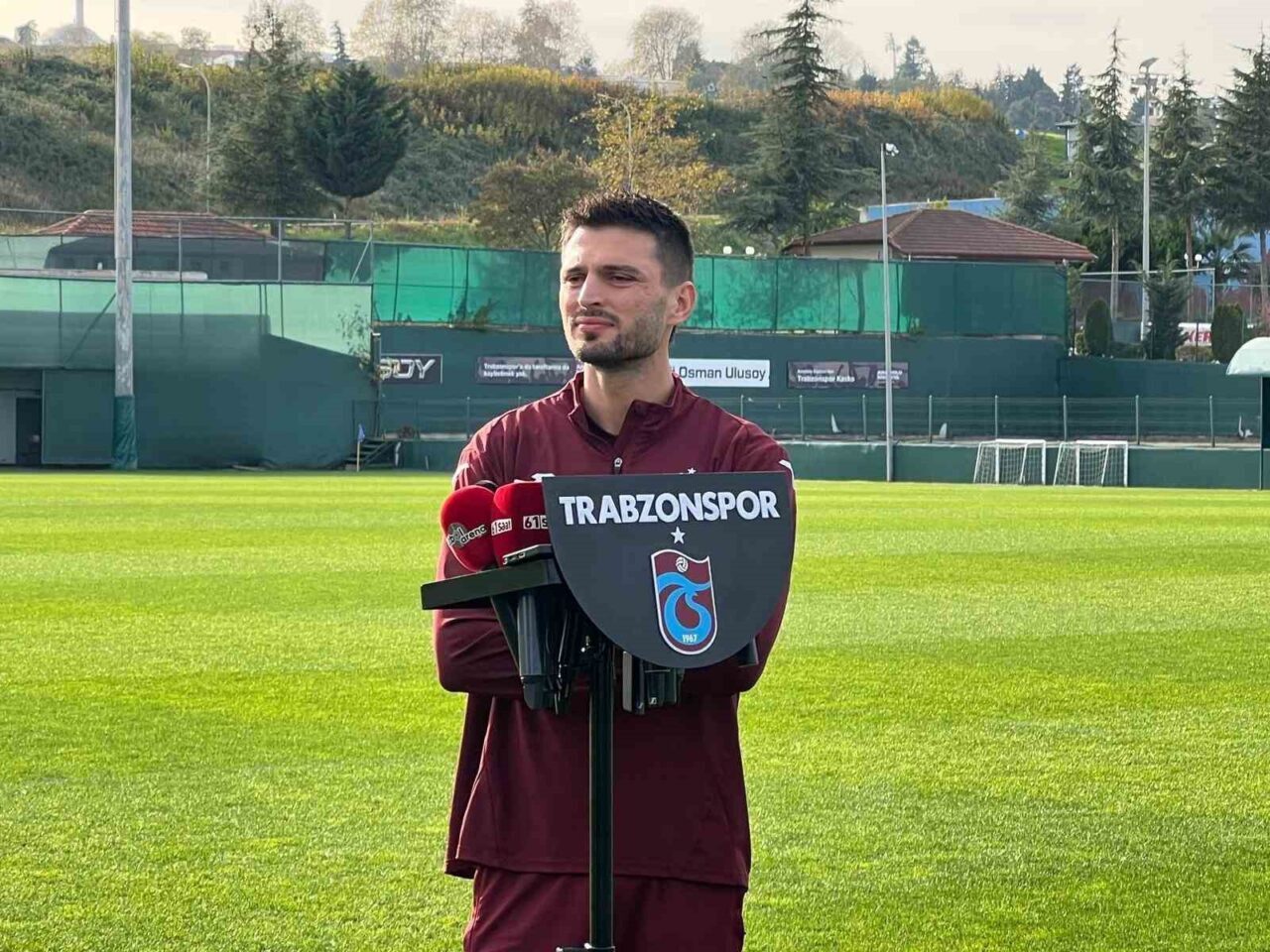 Trabzonspor'un orta saha oyuncusu Okay Yokuşlu, takım olarak yükselen bir