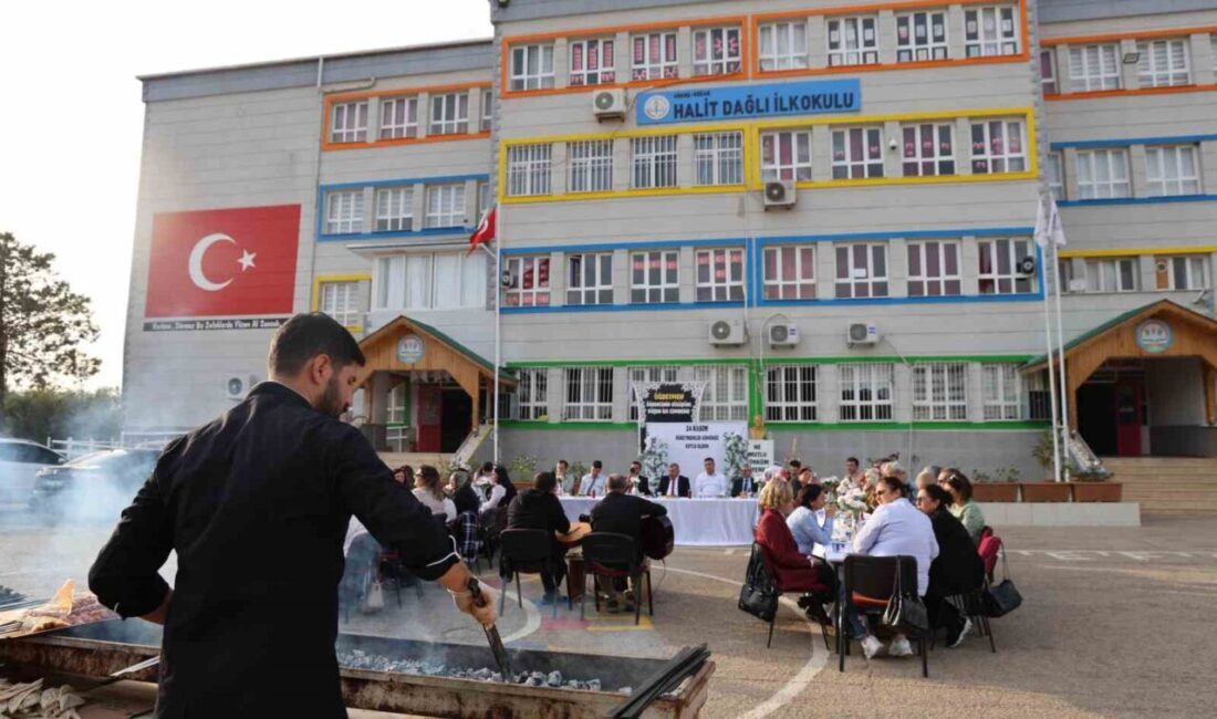 Adana'nın Kozan ilçesinde 24 Kasım Öğretmenler Günü, Halit Dağlı İlköğretim