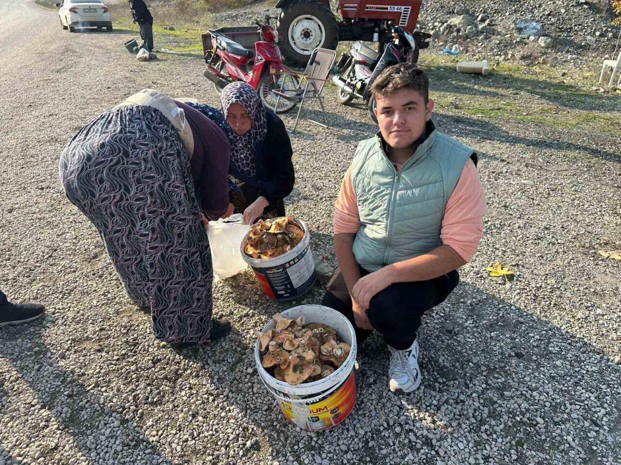 Bursa'nın Büyükorhan ilçesinde lise öğrencisi Efe Hakkı Oruç, son yağışlarla
