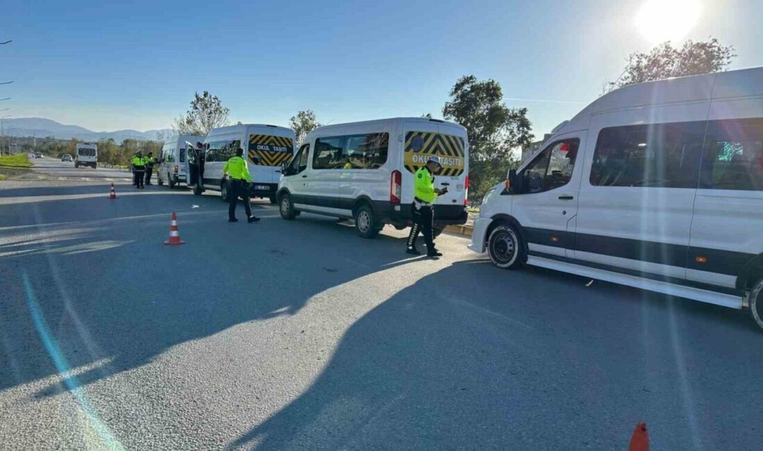 Samsun’da Okul Servislerine Yönelik Kış Lastiği Denetimleri Başladı Samsun Çarşamba İlçe Emniyet Müdürlüğü, okul servis araçlarına yönelik kış