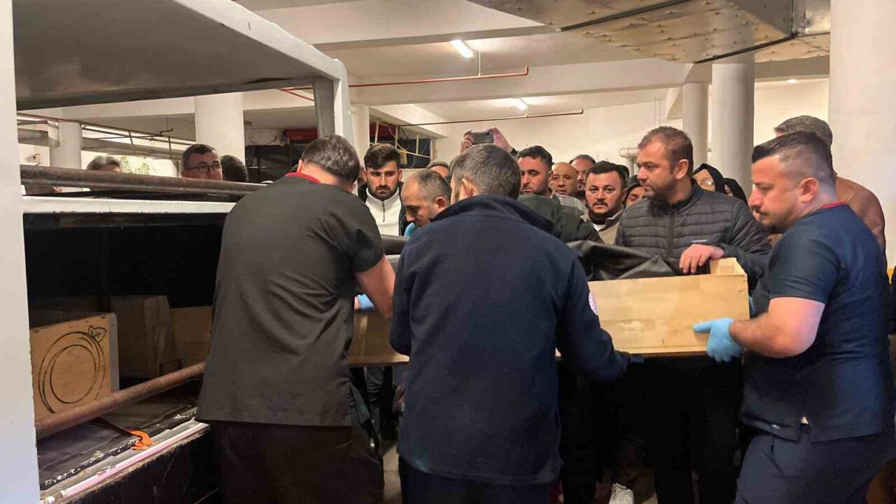 Ordu'nun Ünye ilçesinde, 11 yaşındaki Suat Ermiş, İmam Hatip Ortaokulu'nda