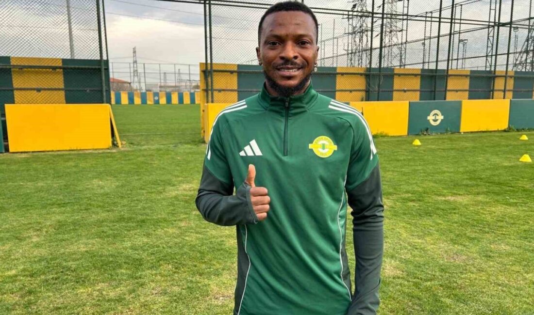 Esenler Erokspor'un Nijeryalı futbolcusu Olarenwaju Kayode, Galatasaray'a transferi gündemde olan