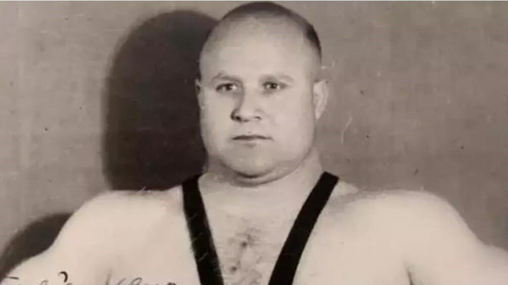 Türkiye Milli Olimpiyat Komitesi, TMOK Anma ve Onurlandırma Komisyonu aracılığıyla