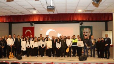 Oltu'da 24 Kasım Öğretmenler Günü, çelenk sunma töreniyle başlayarak çeşitli