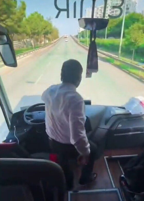 TÜMOSAN Konyaspor-Hesap.com Antalyaspor arasında giden bir otobüsün şoförünün, yolculuk sırasında