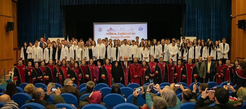 Ondokuz Mayıs Üniversitesi Diş Hekimliği Fakültesi, 25 yıllık hekimleri onurlandırarak