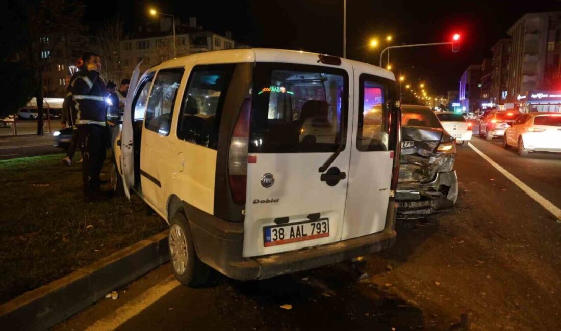 Nevşehir'de E.K. yönetimindeki otomobile, kırmızı ışıkta beklerken 38 AAL 793