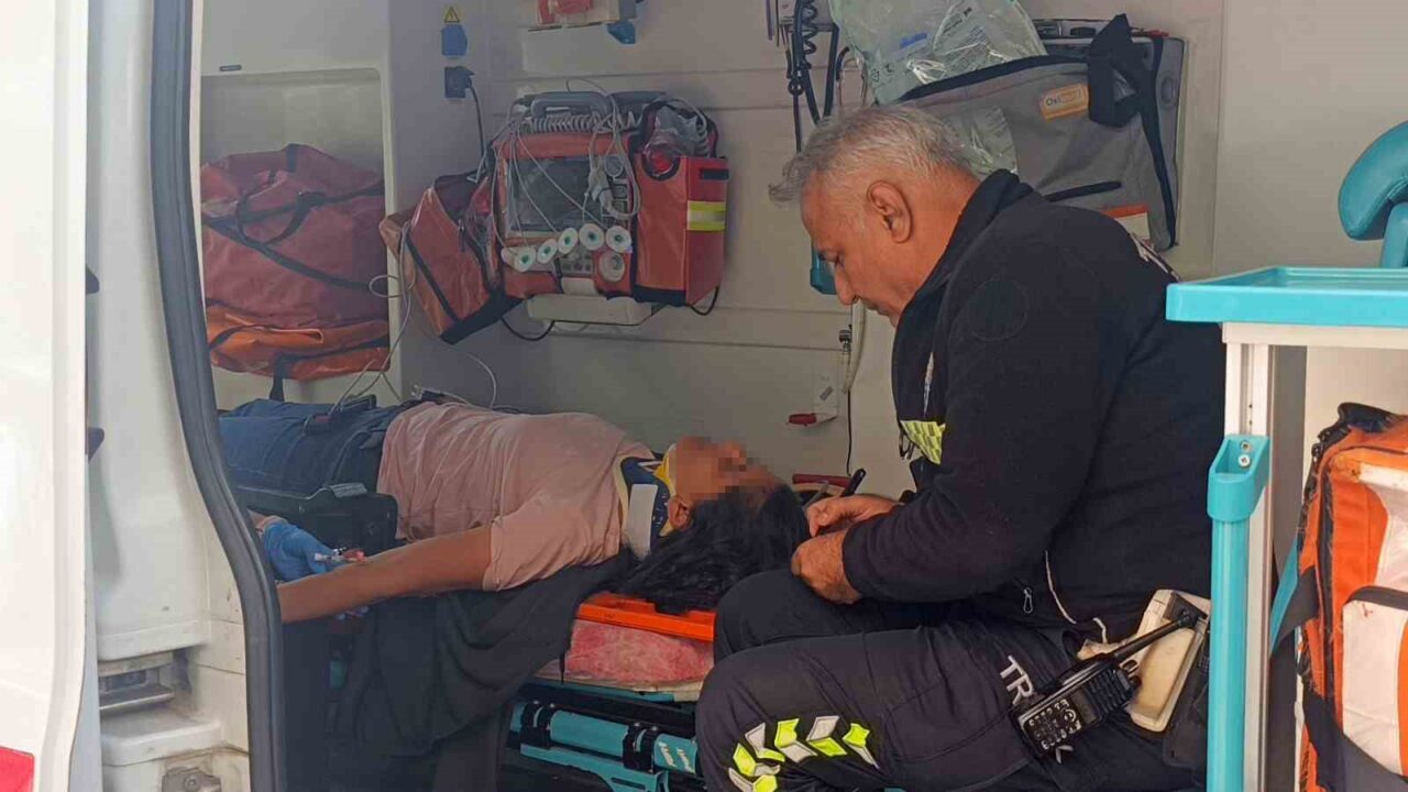 Manavgat’ta Motosiklet Kazası: Sürücü Kadın Yaralandı