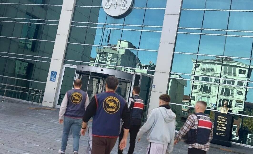 Ordu’da jandarma operasyonları sonunda 46 şüpheliden 17’si tutuklandı Ordu'daki jandarma ekipleri son bir haftada çeşitli suçlardan arama kararı