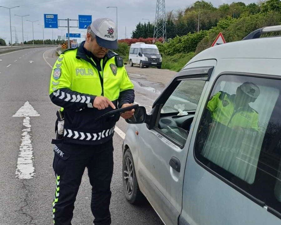 Ordu'da trafik kazalarını azaltmak amacıyla gerçekleştirilen denetimlerde, 19 bin 171