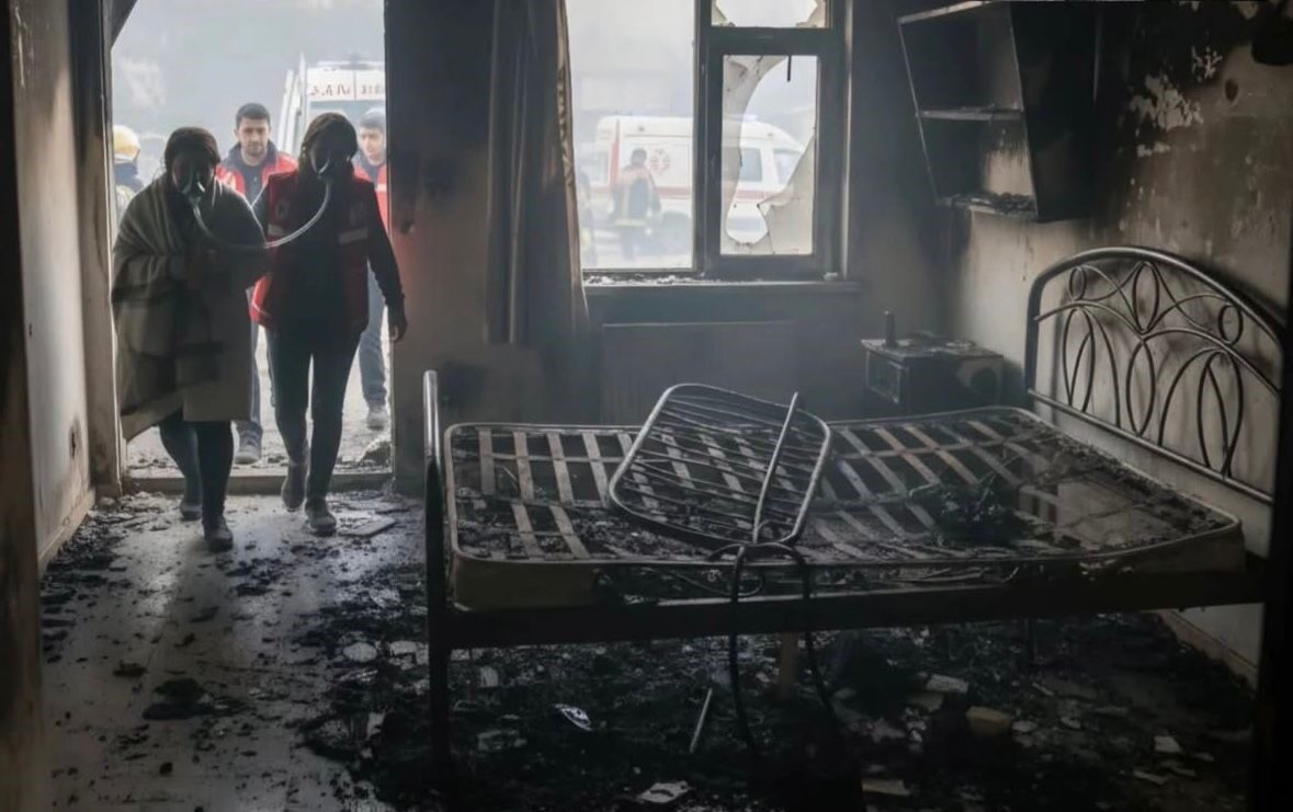 Ordu'nun Altınordu ilçesinde, elektrikli battaniyeden kaynaklanan bir yangında Olgun, Coşkun,