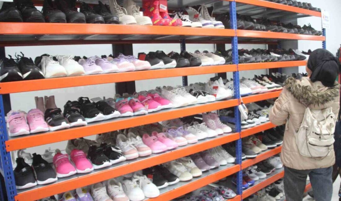 Ordu'da, Ulu Cami giriş katında bir dernek tarafından açılan geçici