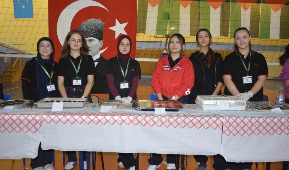 Ordu'nun Ünye ilçesinde, Ünye Mehmet Refik Güven Anadolu Lisesi'nde "Gazze’ye