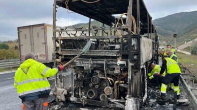 Gebze-Orhangazi-İzmir Otoyolu'nda, Lapseki'den İstanbul'a giden bir otobüsün motor bölümünde yangın