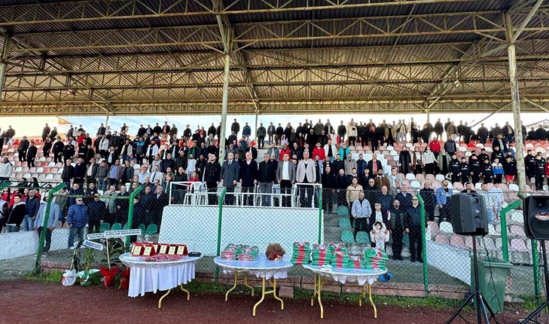 Osmanelispor ve Gençlerbirliği’nin 2025-2026 Sezon Açılışı Törenle Gerçekleşti Osmaneli İlçe Stadyumu'nda 2025-2026 sezonu açılışı yapıldı. Törene katılan Osmaneli