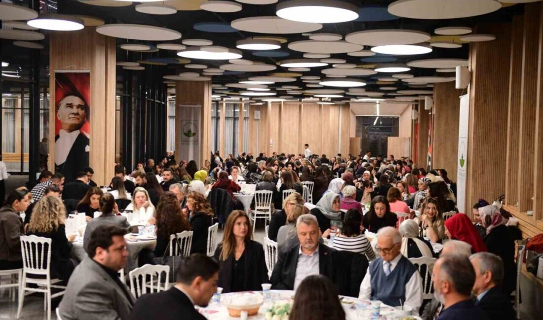 Osmangazi Belediyesi, 24 Kasım Öğretmenler Günü’nü anlamlı etkinliklerle kutladı Osmangazi Belediyesi, 24 Kasım Öğretmenler Günü'nü özel bir etkinlikle kutladı.