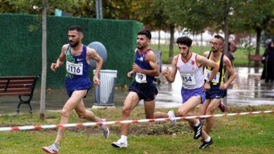 Osmangazi Belediyespor Atletizm Takımı, İstanbul'daki Türkiye Kros Şampiyonası'nda gösterdikleri başarılı