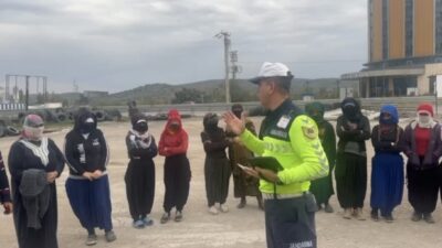 Osmaniye'de jandarma ekipleri, 15 kişilik minibüste 30 yolcunun bulunduğunu tespit