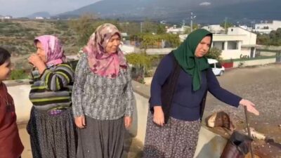 Osmaniye'nin Düziçi ilçesinde sağanak yağış esnasında Ömer Göl'e ait evin