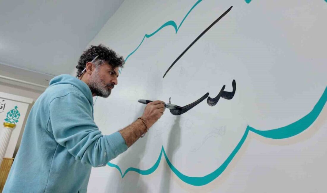 Iraklı hat sanatçısı Muhammed Necat, Türkiye'de ilk kez Van'ın Erciş