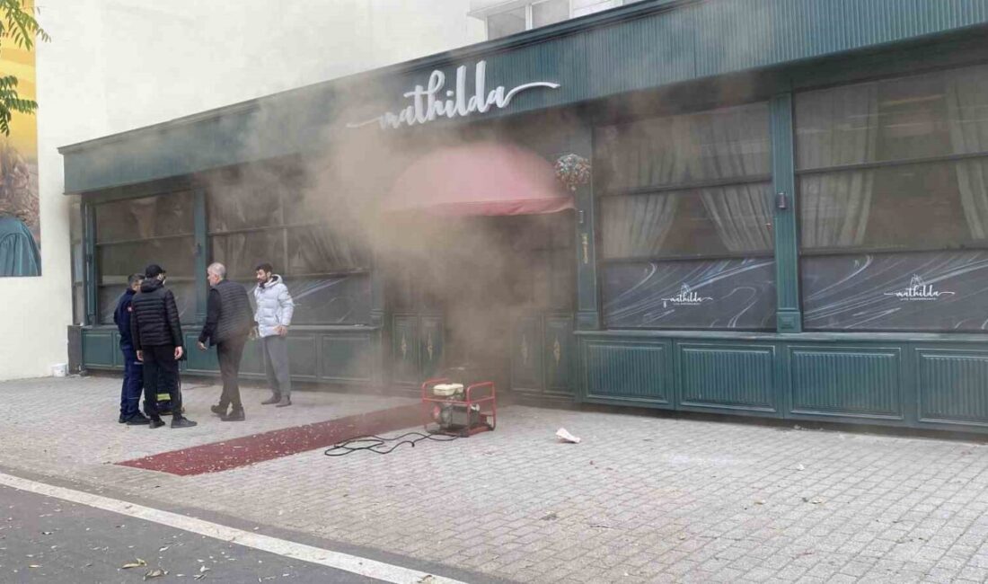 Eskişehir'deki bir otelin restoranında çıkan yangın nedeniyle 152 kişi tedbir