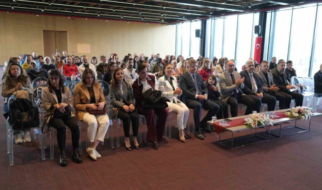 Samsun'da düzenlenen "Otizmde Sosyal Kabulün Artırılması Semineri"nde, İl Milli Eğitim