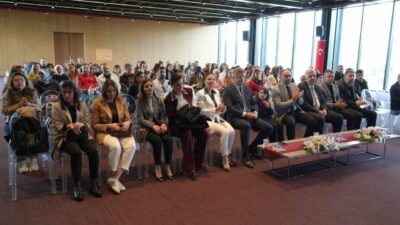 Samsun'da düzenlenen "Otizmde Sosyal Kabulün Artırılması Semineri"nde, İl Milli Eğitim