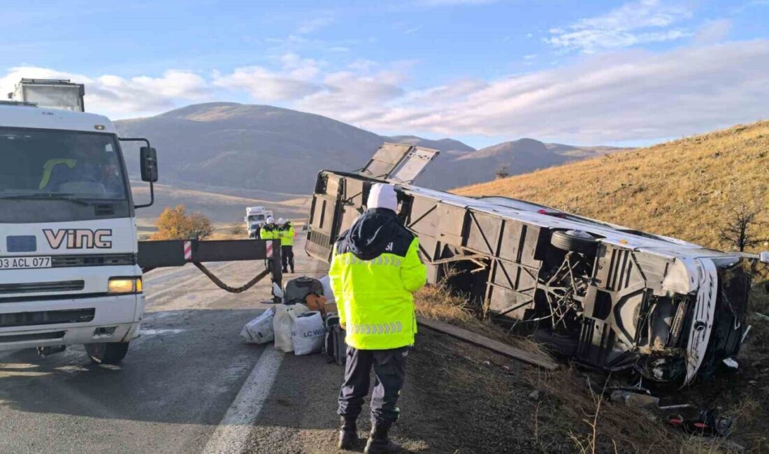 Afyonkarahisar'ın Dinar ilçesinde meydana gelen otobüs kazasında 2 kişi hayatını