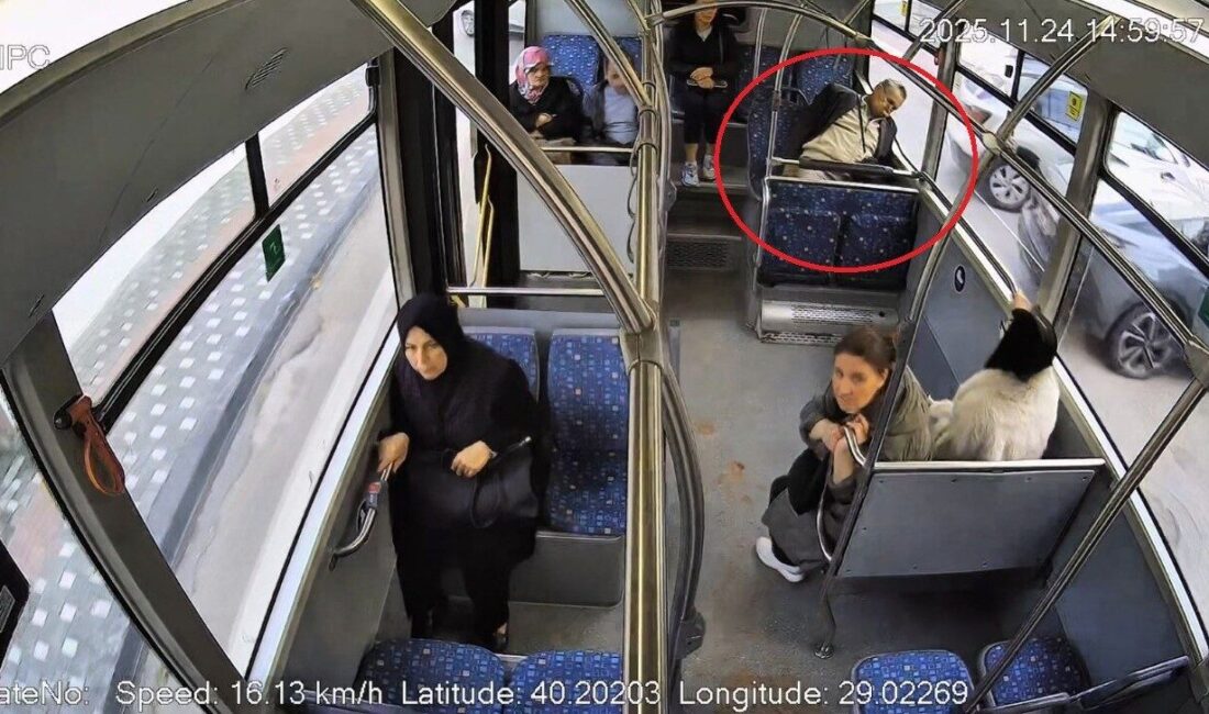 Bursa'da BURULAŞ şoförü Abdurrahman Al, otobüsünde aniden fenalaşan bir yolcuyu