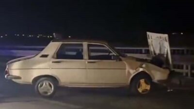 Mersin’in Anamur ilçesinde Yakup Cengiz'in kullandığı otomobil bariyerlere çarparak kaza