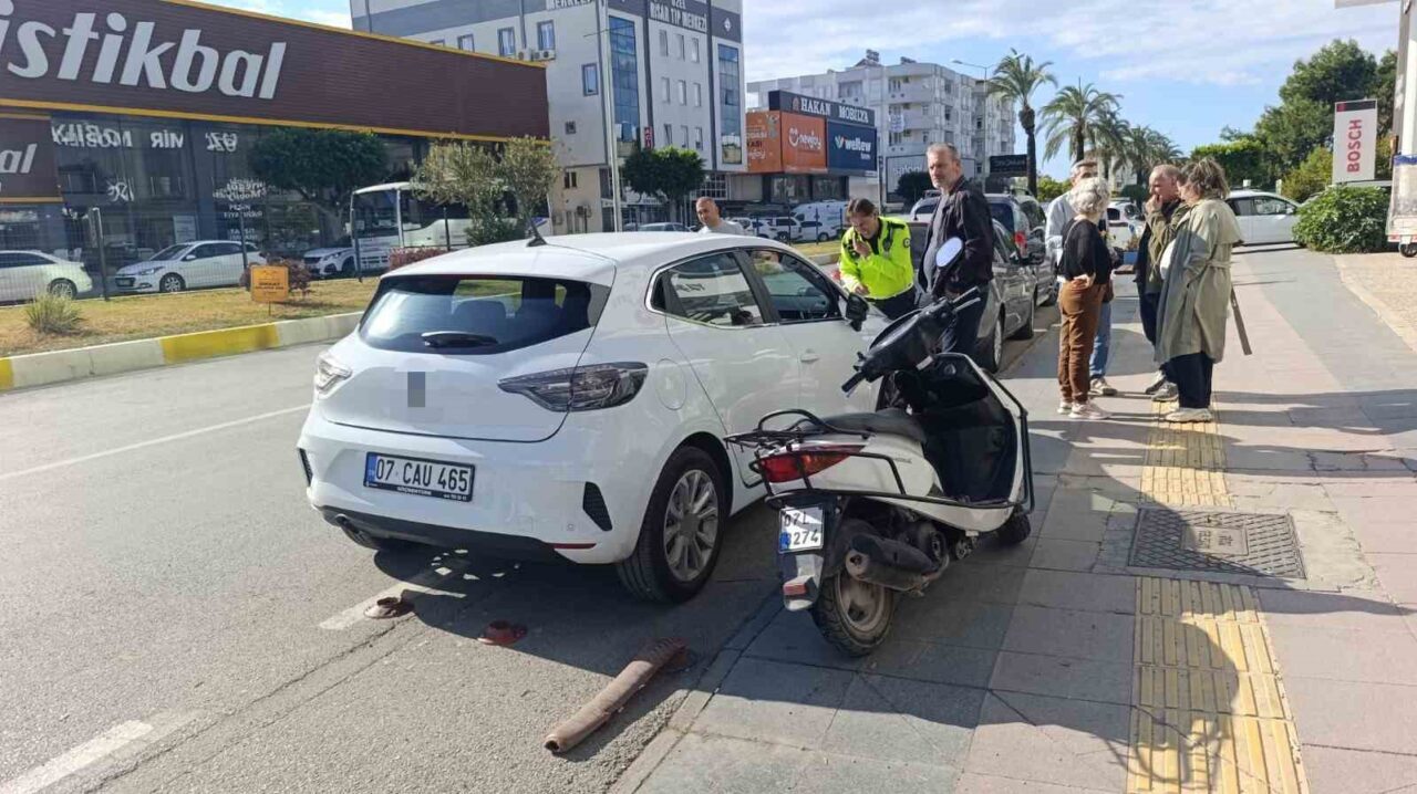 Manavgat’ta Motosiklet ve Otomobil Çarpıştı, Yetersiz Sürücü Belgesine Cezalar Uygulandı