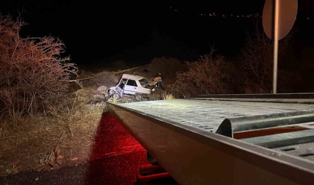 Kahramanmaraş’ta meydana gelen trafik kazasında sürücü hayatını kaybetti, eşi ağır yaralandı. Kahramanmaraş’ta Ramazan Daylak’ın kontrolündeki otomobil kayalıklara çarparak kaza yaptı. Daylak