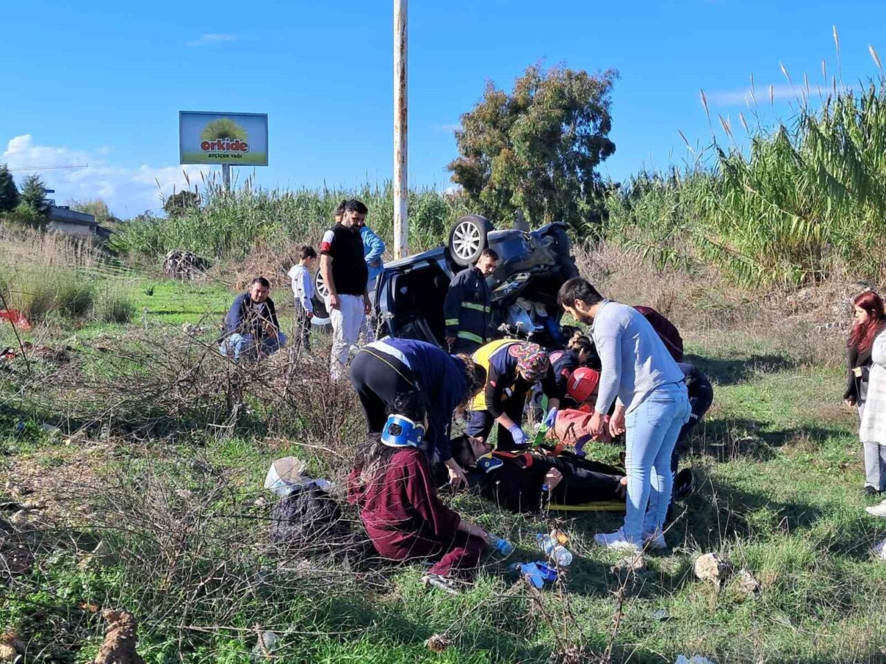 Antalya'nın Serik ilçesinde meydana gelen kazada Hakan K. yönetimindeki otomobil,