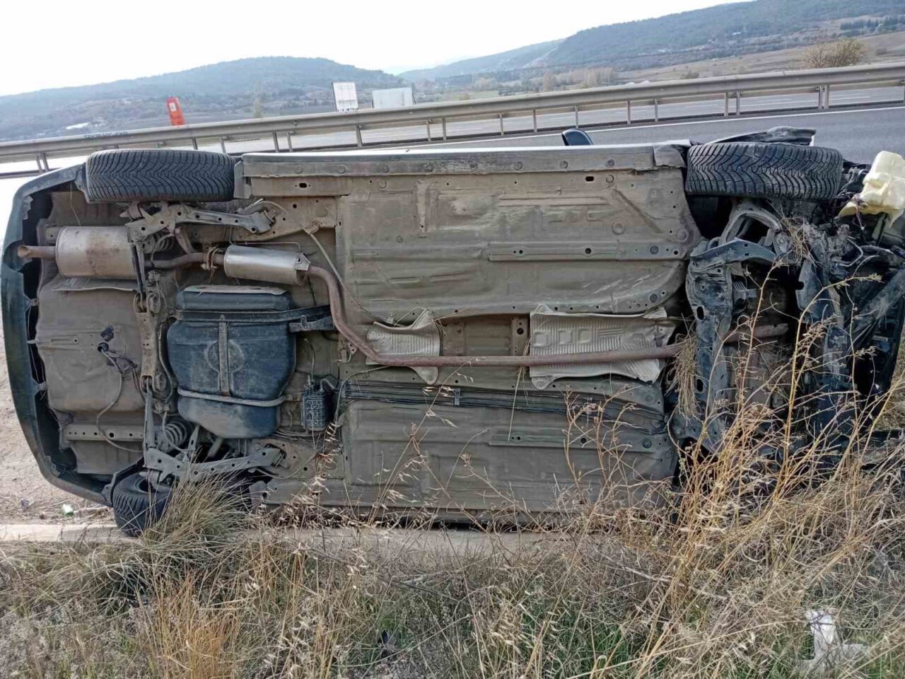 Bozüyük’te Otomobilin Kontrolden Çıkması Sonucu Sürücü Yaralandı