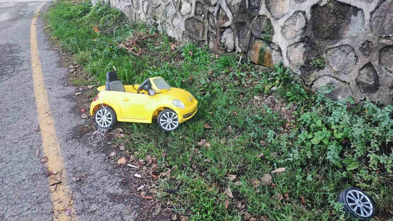 Akyazı’da Otomobilin Akülü Arabaya Çarpması Sonucu 10 Yaşındaki Çocuk Ağır Yaralandı