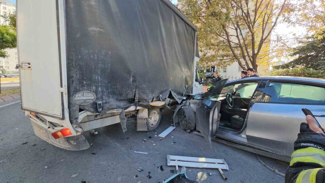 Kayseri Kocasinan'da N.E. isimli sürücü, hız denemesi yaparken Tesla'sıyla önce