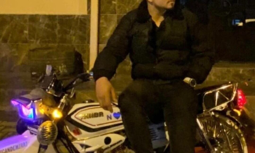 Eğirdir’de Gece Saatlerinde Motosiklet ve Otomobil Çarpıştı, Sürücü Hayatını Kaybetti Isparta'nın Eğirdir ilçesinde meydana gelen motosiklet kazasında Mert Candemir ağır