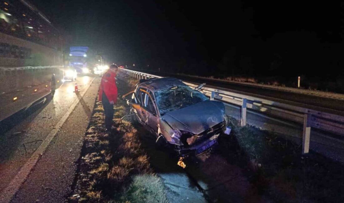Sungurlu’da Otostopla Bindiği Araçtakala Atan Bir Kişi Hayatını Kaybetti, İki Yaralı Hastaneye Kaldırıldı Çorum'un Sungurlu ilçesinde bir otostopçu olan Yunus Anat, S.H. sürücüsündeki