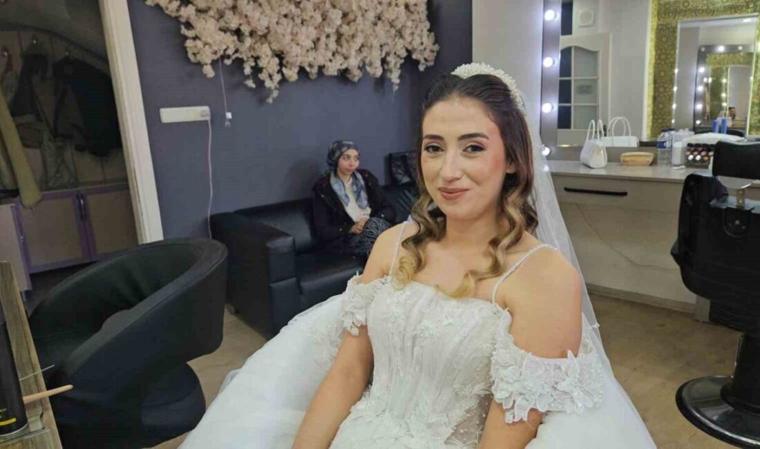 Sındırgı’da Deprem, Düğün Hazırlığı İçin Kuaförde Olan Gelin Panik Yaşadı Balıkesir’in Sındırgı ilçesinde meydana gelen 4.4 büyüklüğündeki depreme, düğün hazırlıkları