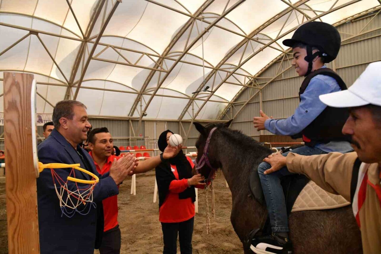 Şanlıurfa’da Özel Gereksinimli Çocuklar İçin At Terapi Programı Gerçekleştirildi