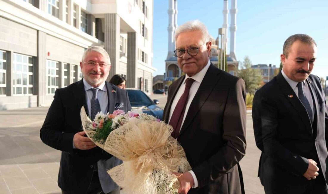 Pakistan Büyükelçisi Yousaf Junaid, Çorum Belediye Başkanı Aşgın ile Türkiye-Pakistan Kardeşliğini Ele Aldı Pakistan Ankara Büyükelçisi Dr. Yousaf Junaid, Çorum Belediye Başkanı Dr.