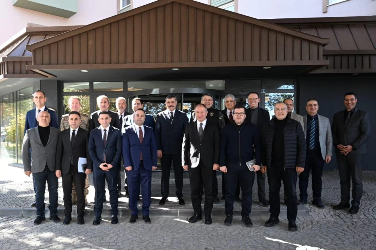 Vali Mustafa Çiftçi liderliğindeki Palandöken Kış Turizmi ve Güvenlik Ön