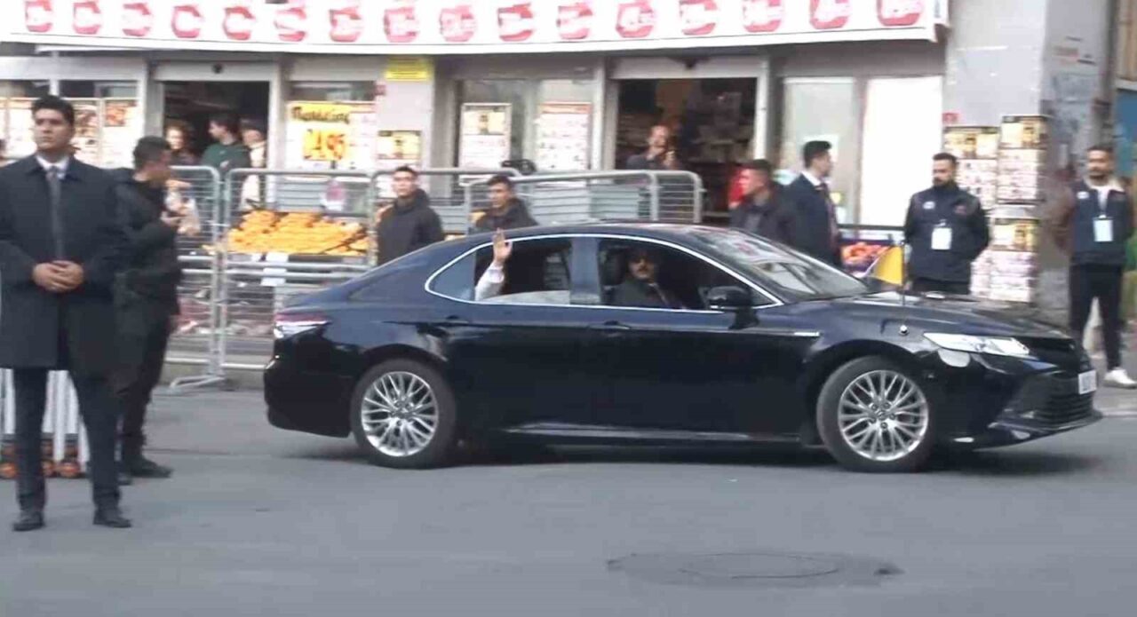 Papa 14. Leo, Türkiye'deki ilk resmi ziyareti çerçevesinde İstanbul'da çeşitli