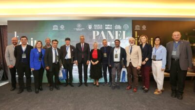 İznik’te düzenlenen 1. İznik Konsili panelinde, 1700 yıl önceki konsilin