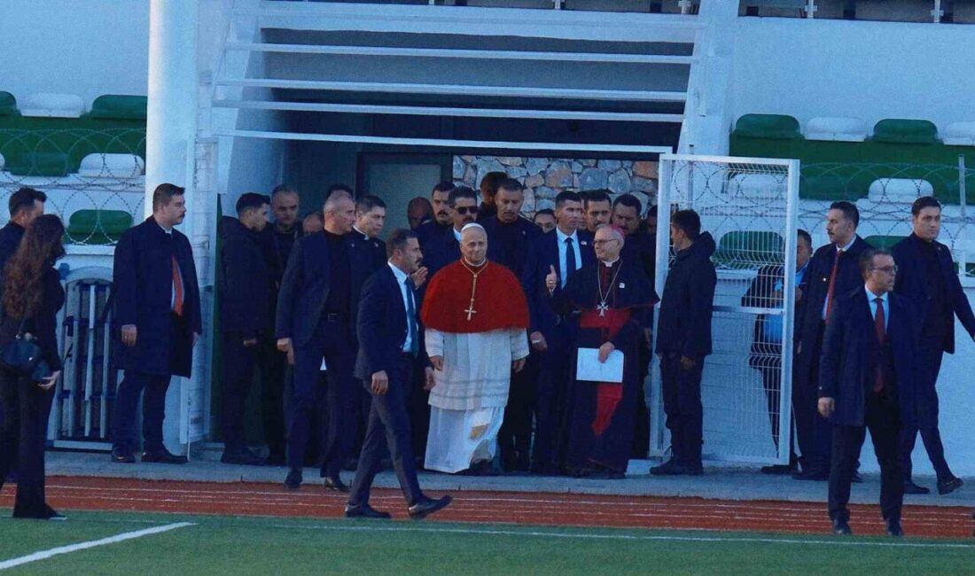 Papa 14. Leo, İznik'te gerçekleştirdiği ayinin ardından 1,5 saatlik ziyaretinin