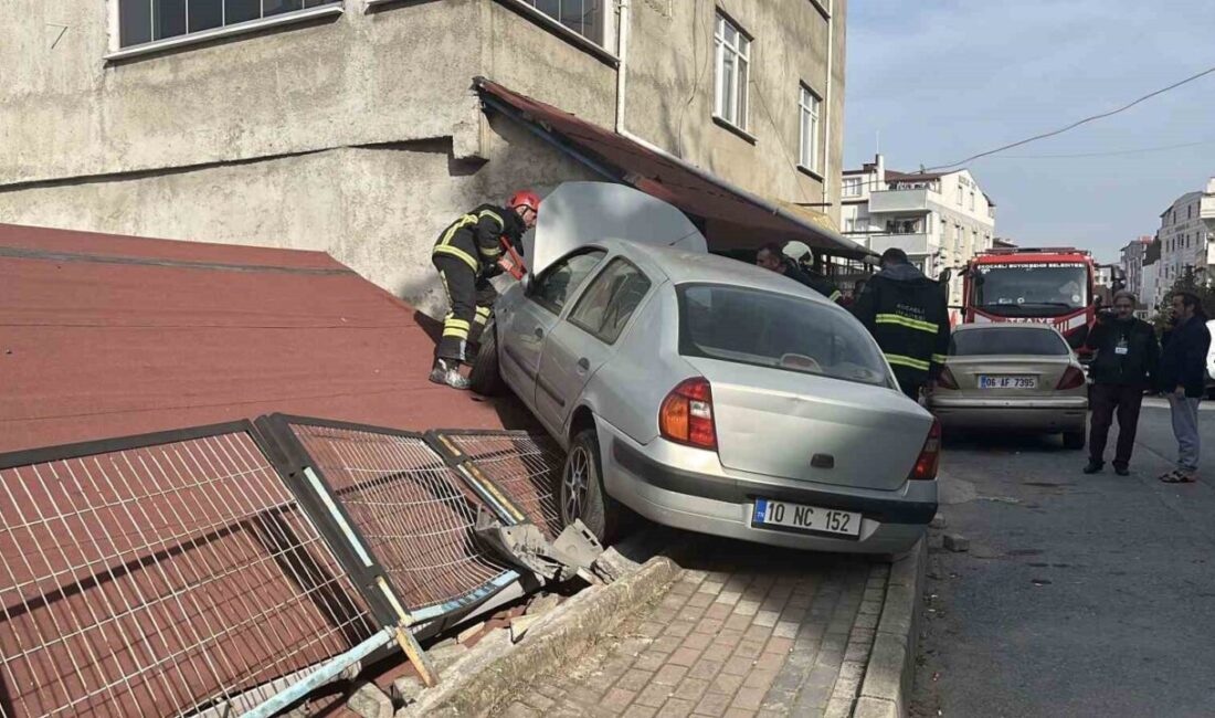 Kocaeli’nin Gebze ilçesinde Gamze G. yönetimindeki otomobil, direksiyon hâkimiyetinin kaybolması