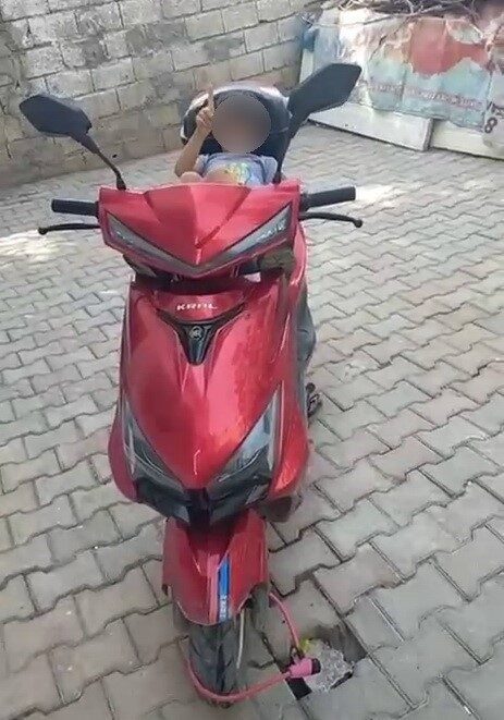 Adıyaman merkez Fatih Mahallesi'nde Medine A.'ya ait park halindeki motosiklet