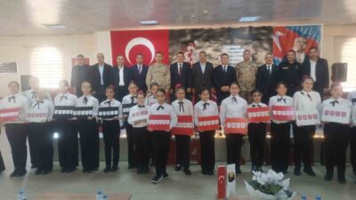 Patnos’ta 24 Kasım Öğretmenler Günü, duygu dolu bir programla kutlandı.