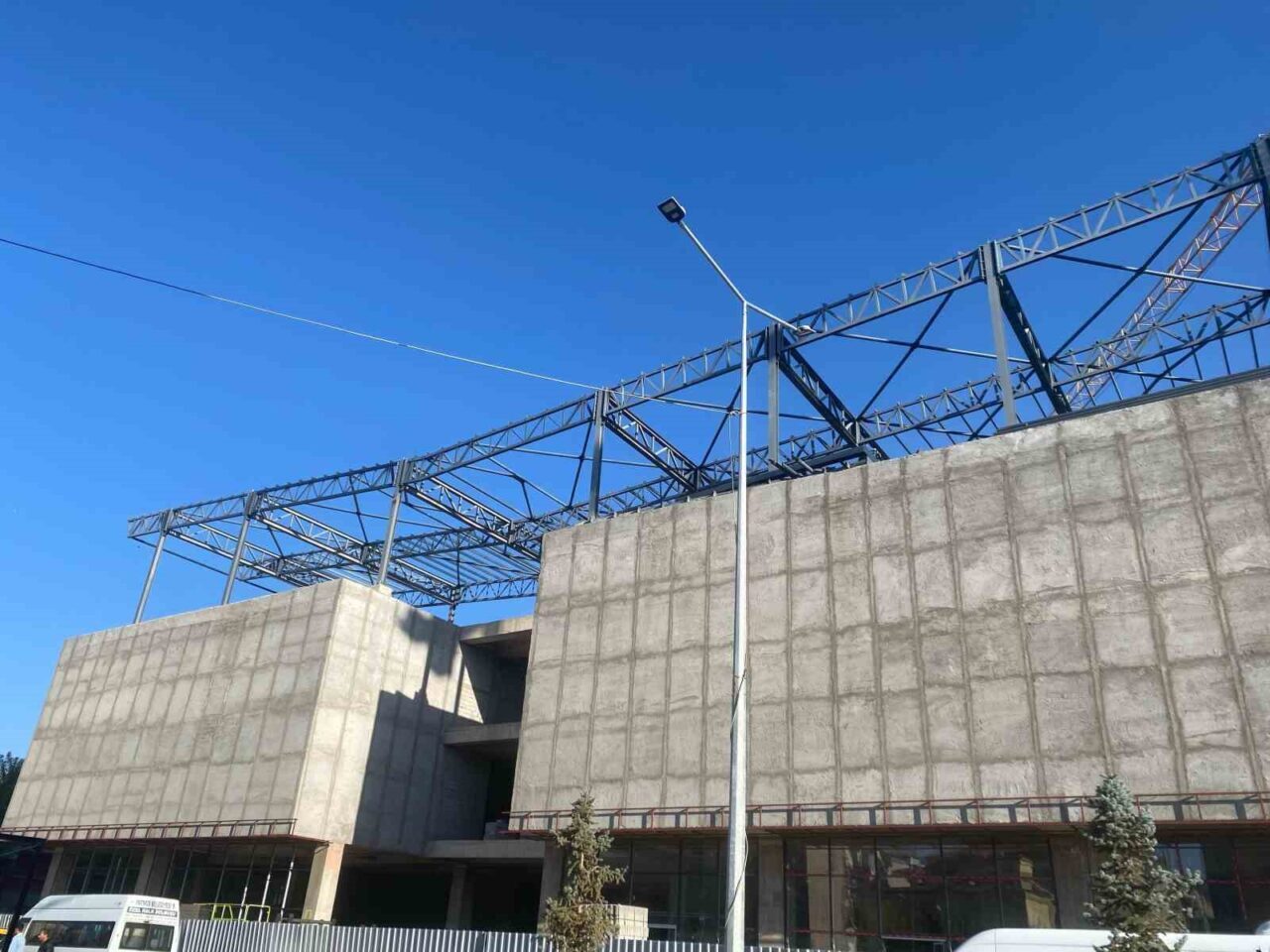 Patnos ilçesinde inşaatı süren Patnos Life AVM projesi, modern mimarisi