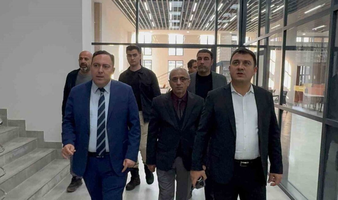 Ağrı'nın Patnos ilçesinde yeni halk kütüphanesi, Vali Yardımcısı Tuncay Karataş